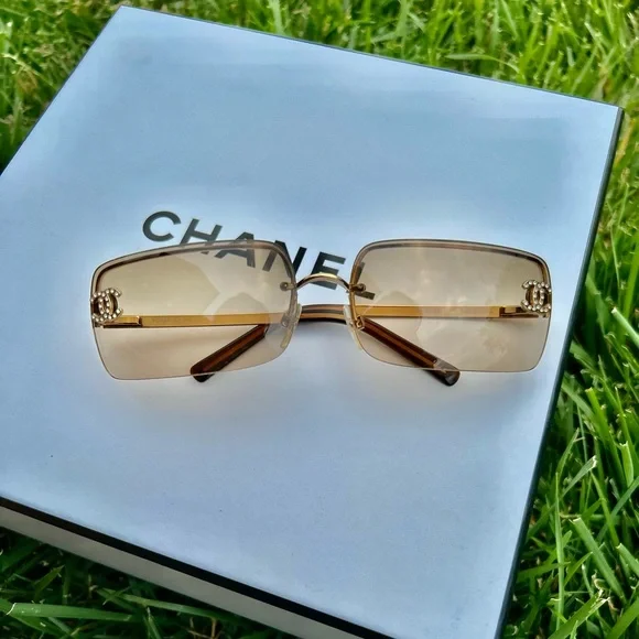 CHANEL | Accessories | Authentic Like New Chanel Cc Logo  display picture 2
